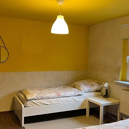 Monteure, Ganzes Haus, Schwarzheide, Haus 1 Apartment Luaran gambar