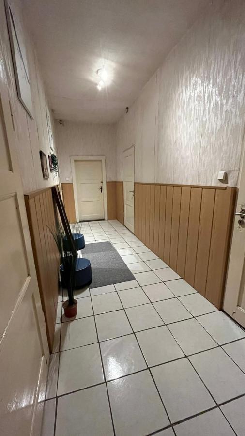Monteure, Ganzes Haus, Schwarzheide, Haus 1 Apartment Luaran gambar