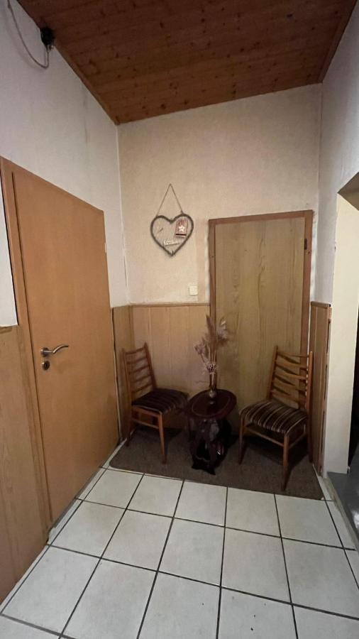 Monteure, Ganzes Haus, Schwarzheide, Haus 1 Apartment Luaran gambar