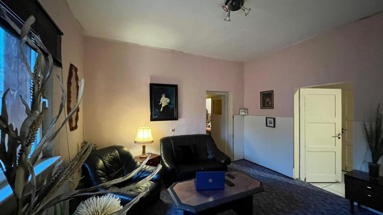 Monteure, Ganzes Haus, Schwarzheide, Haus 1 Apartment Luaran gambar