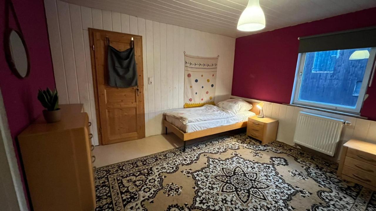 Monteure, Ganzes Haus, Schwarzheide, Haus 1 Apartment Luaran gambar