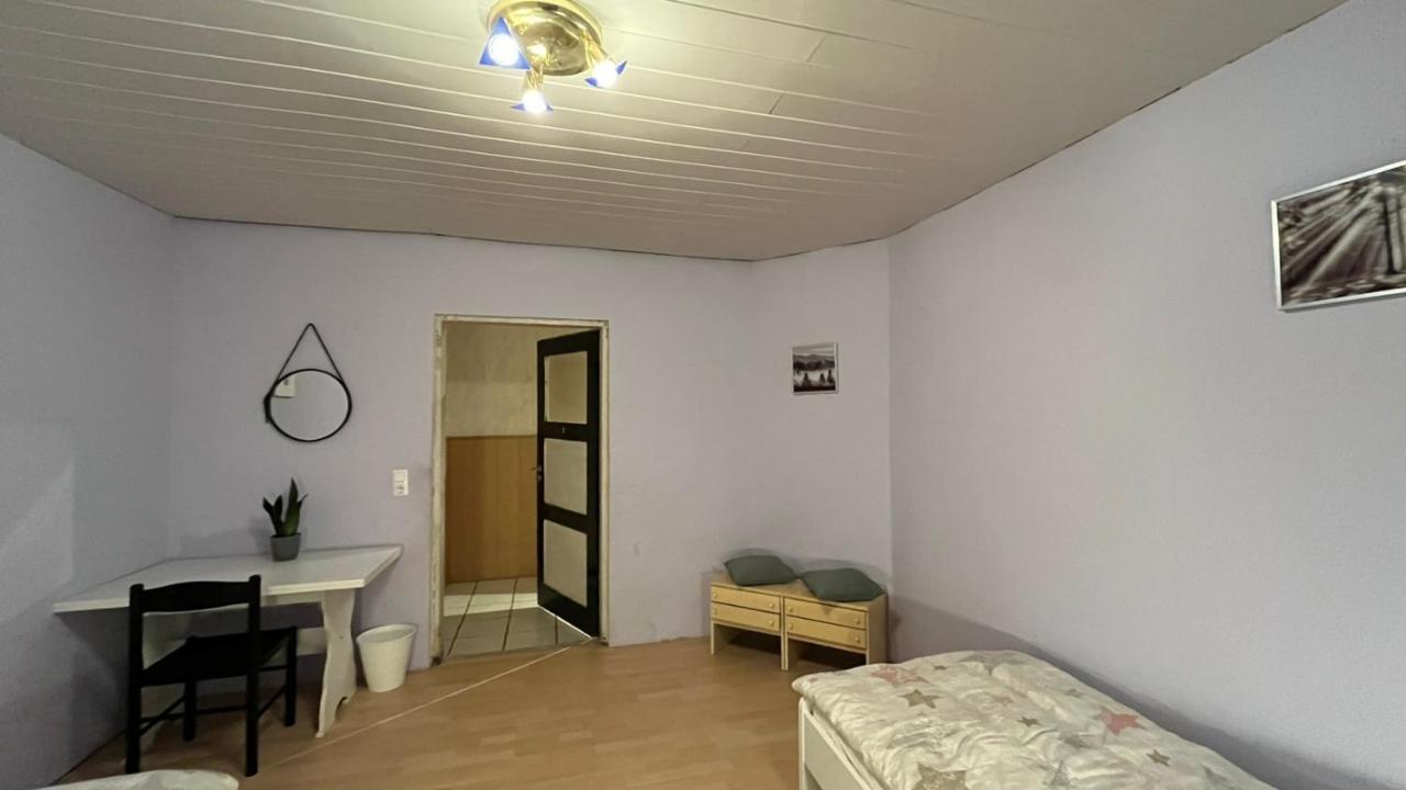 Monteure, Ganzes Haus, Schwarzheide, Haus 1 Apartment Luaran gambar