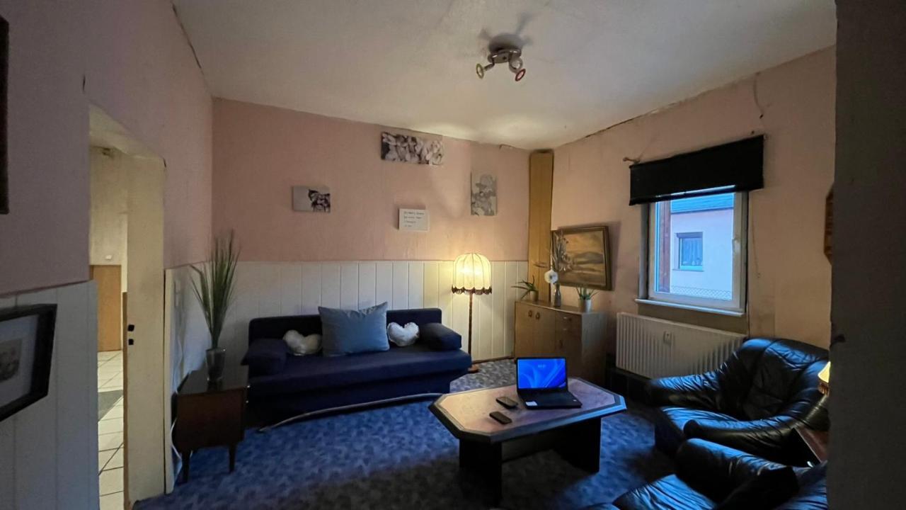 Monteure, Ganzes Haus, Schwarzheide, Haus 1 Apartment Luaran gambar