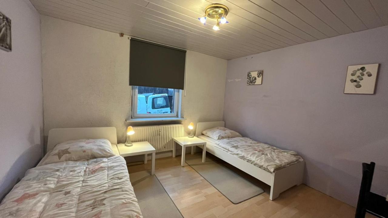 Monteure, Ganzes Haus, Schwarzheide, Haus 1 Apartment Luaran gambar