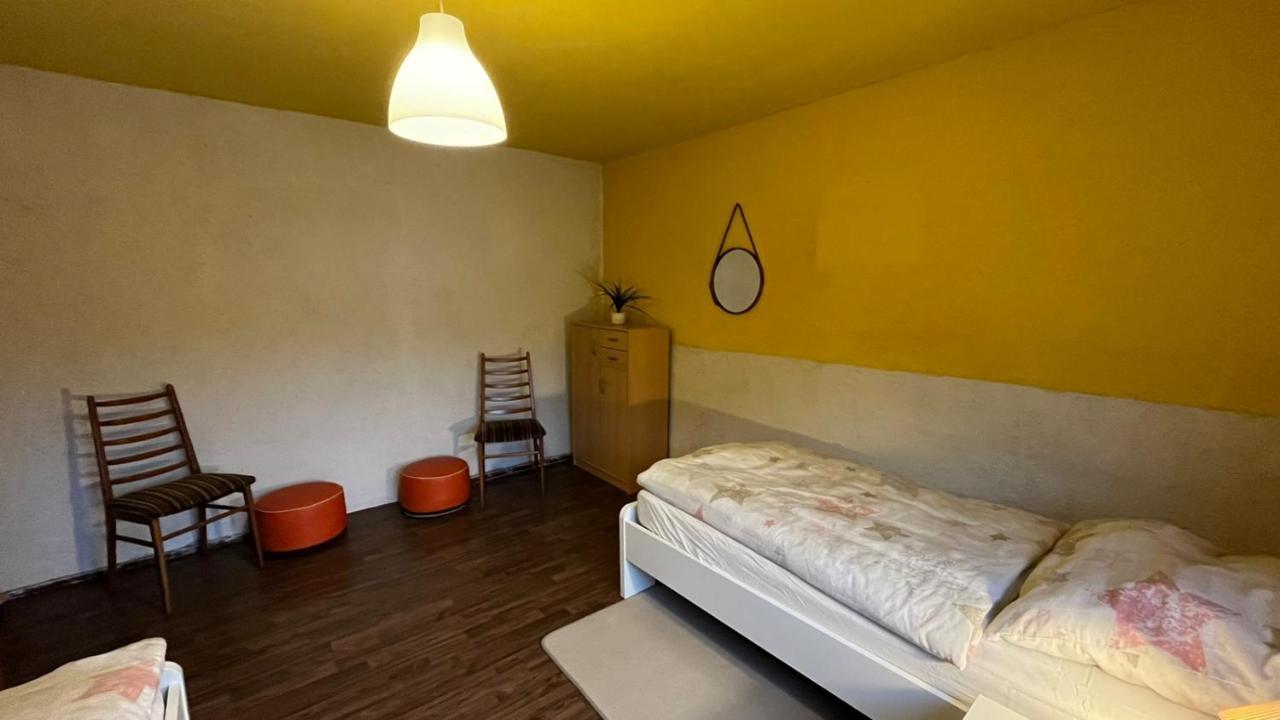 Monteure, Ganzes Haus, Schwarzheide, Haus 1 Apartment Luaran gambar