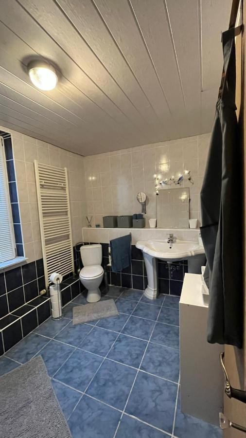 Monteure, Ganzes Haus, Schwarzheide, Haus 1 Apartment Luaran gambar