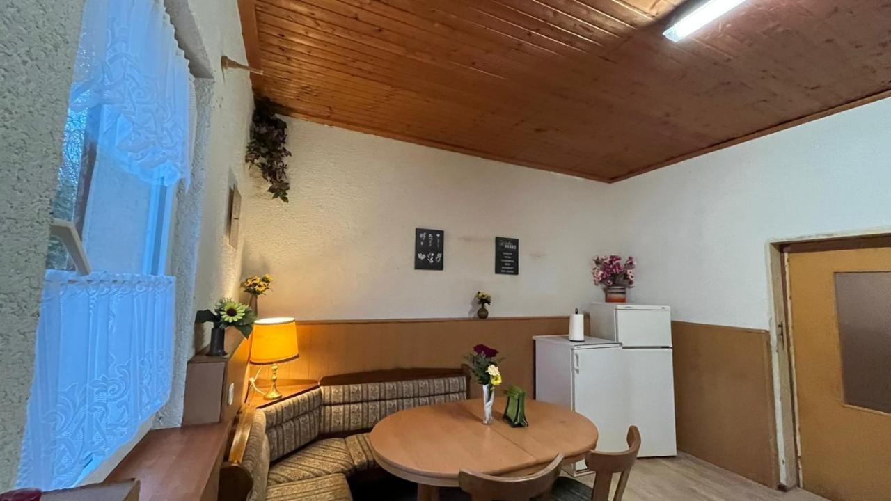 Monteure, Ganzes Haus, Schwarzheide, Haus 1 Apartment Luaran gambar