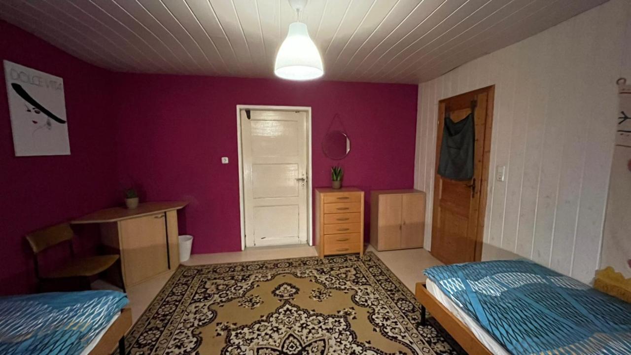 Monteure, Ganzes Haus, Schwarzheide, Haus 1 Apartment Luaran gambar