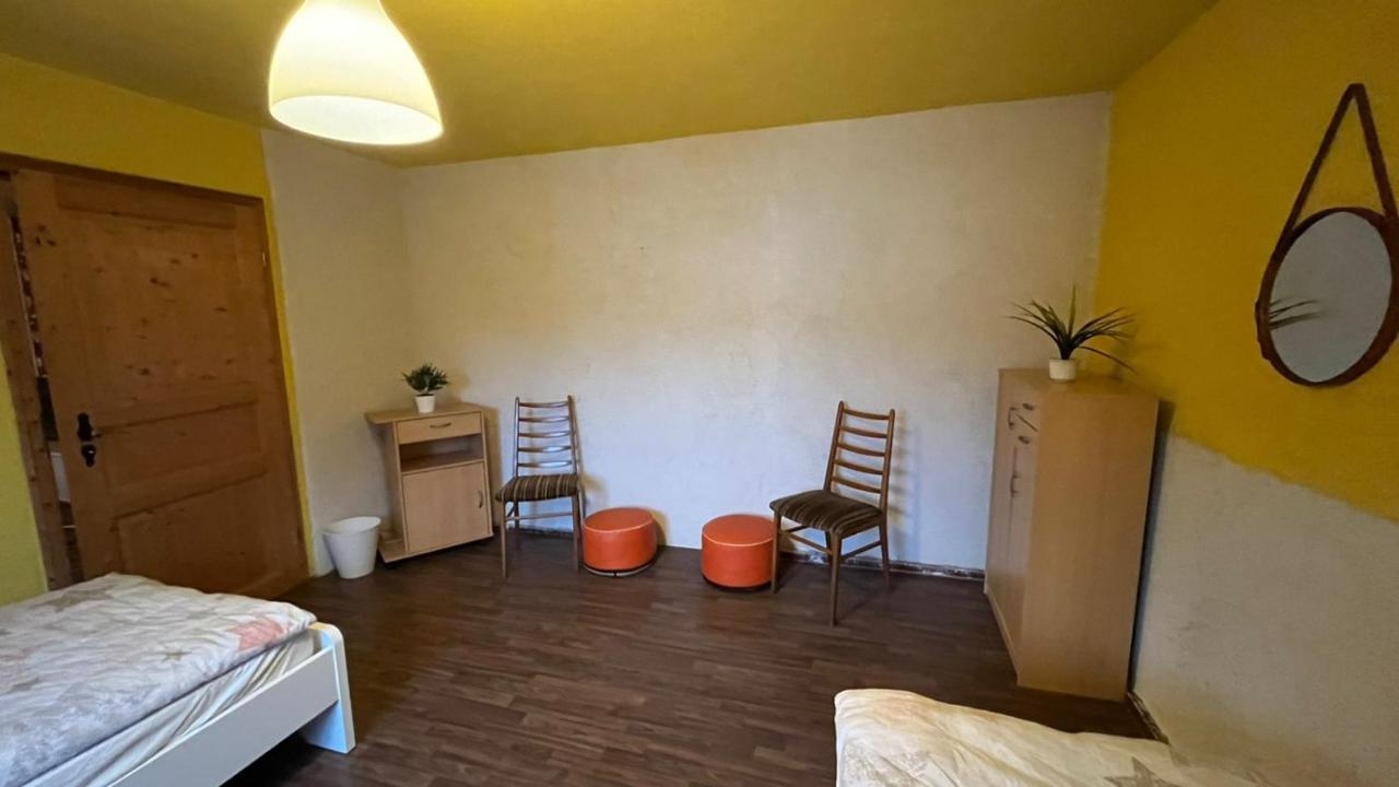 Monteure, Ganzes Haus, Schwarzheide, Haus 1 Apartment Luaran gambar